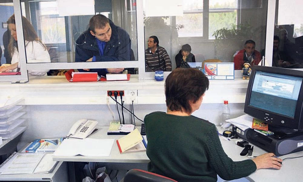 Πως μπορεί να πληρωθεί ο φόρος εισοδήματος – Τι γίνεται με εκπτώσεις, δόσεις και το bonus 2%